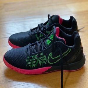 Like New Kids Kyrie Flytrap II basketball shoes